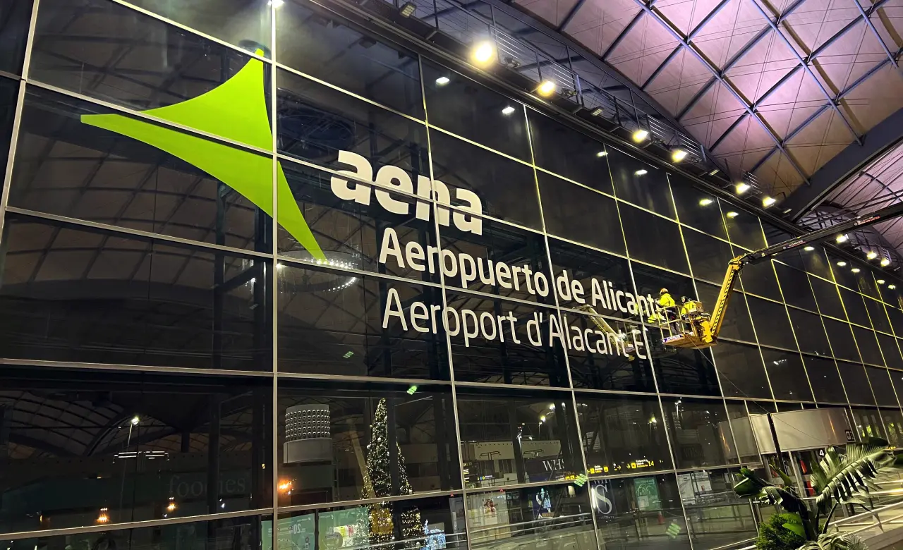 Аэропорт Аликанте (Alicante–Elche Miguel Hernández): автобусы и трансферы<span class="rmp-archive-results-widget "><i class=" rmp-icon rmp-icon--ratings rmp-icon--star rmp-icon--full-highlight"></i><i class=" rmp-icon rmp-icon--ratings rmp-icon--star rmp-icon--full-highlight"></i><i class=" rmp-icon rmp-icon--ratings rmp-icon--star rmp-icon--full-highlight"></i><i class=" rmp-icon rmp-icon--ratings rmp-icon--star rmp-icon--full-highlight"></i><i class=" rmp-icon rmp-icon--ratings rmp-icon--star rmp-icon--full-highlight"></i> <span>5 (2)</span></span>