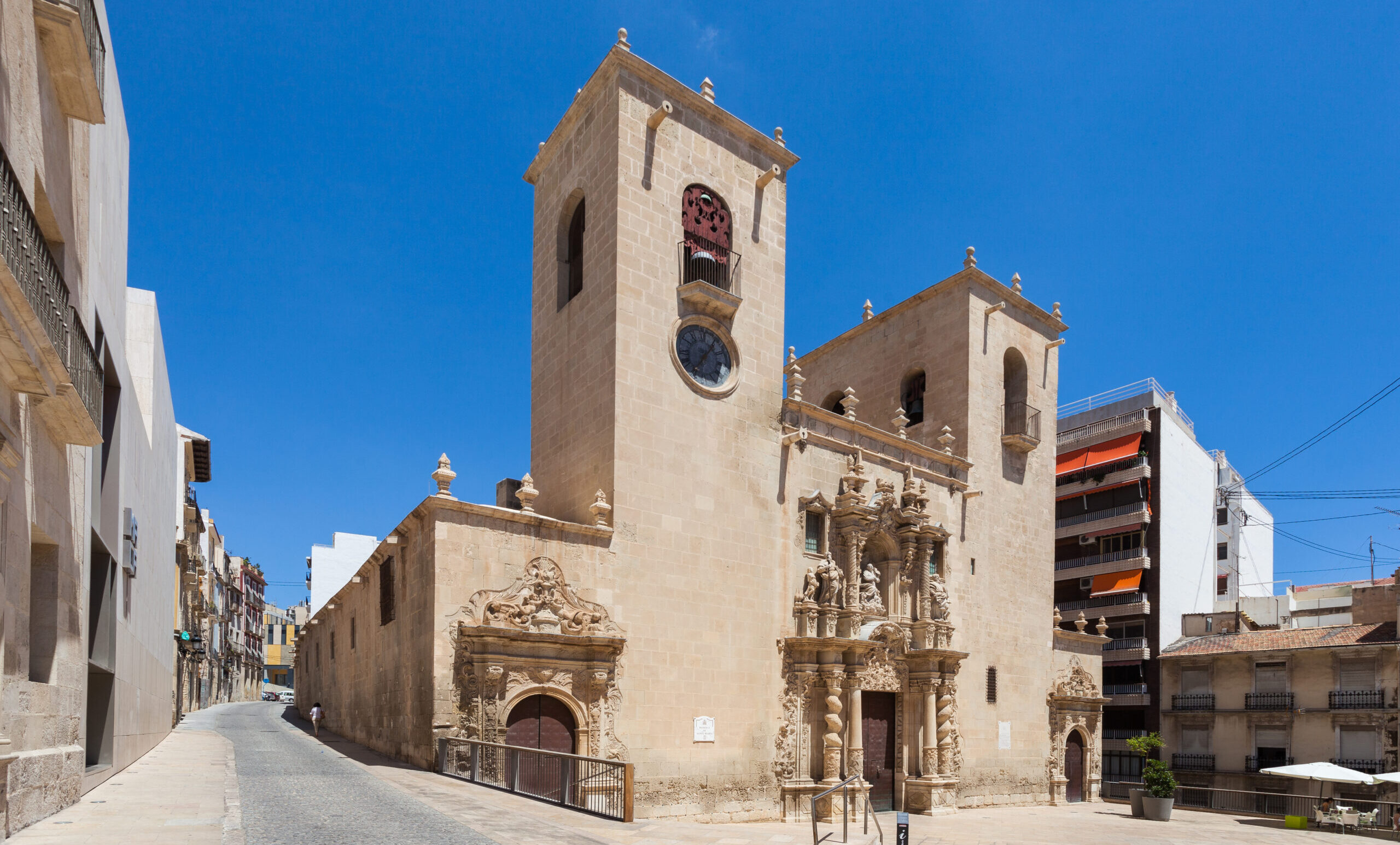 Basilica_de_Santa_Maria-scaled-e1764842548230 Аликанте за 1 день: гид по главным достопримечательностям