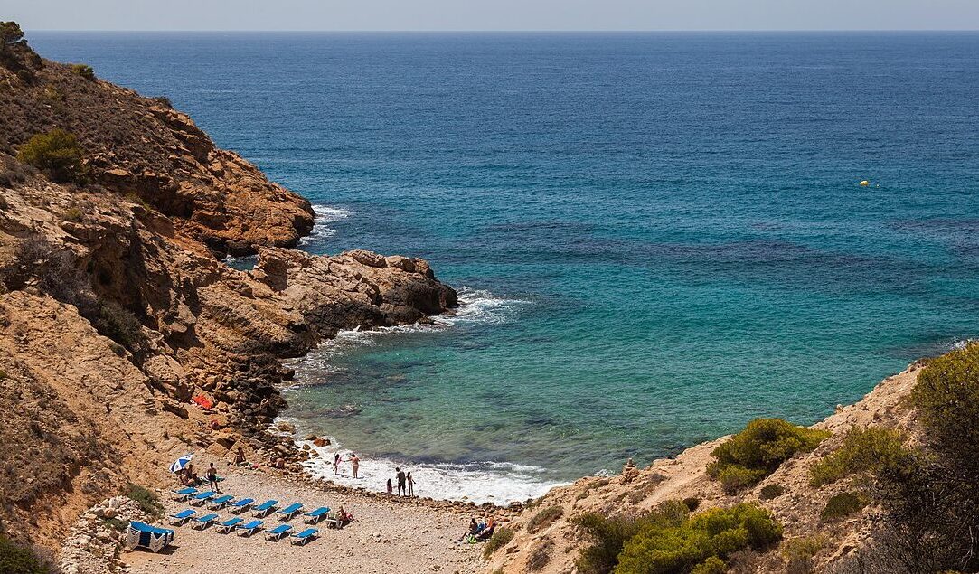 Самые красивые бухты Коста-Бланка для фотосессий и отдыха - Лучшие места / подборки - Costa Blanca Фото - Cala_Tio_Ximo_Benidorm-e1764796308803 Cala_Tio_Ximo_Benidorm-e1764796308803 Самые красивые бухты Коста-Бланка для фотосессий и отдыха