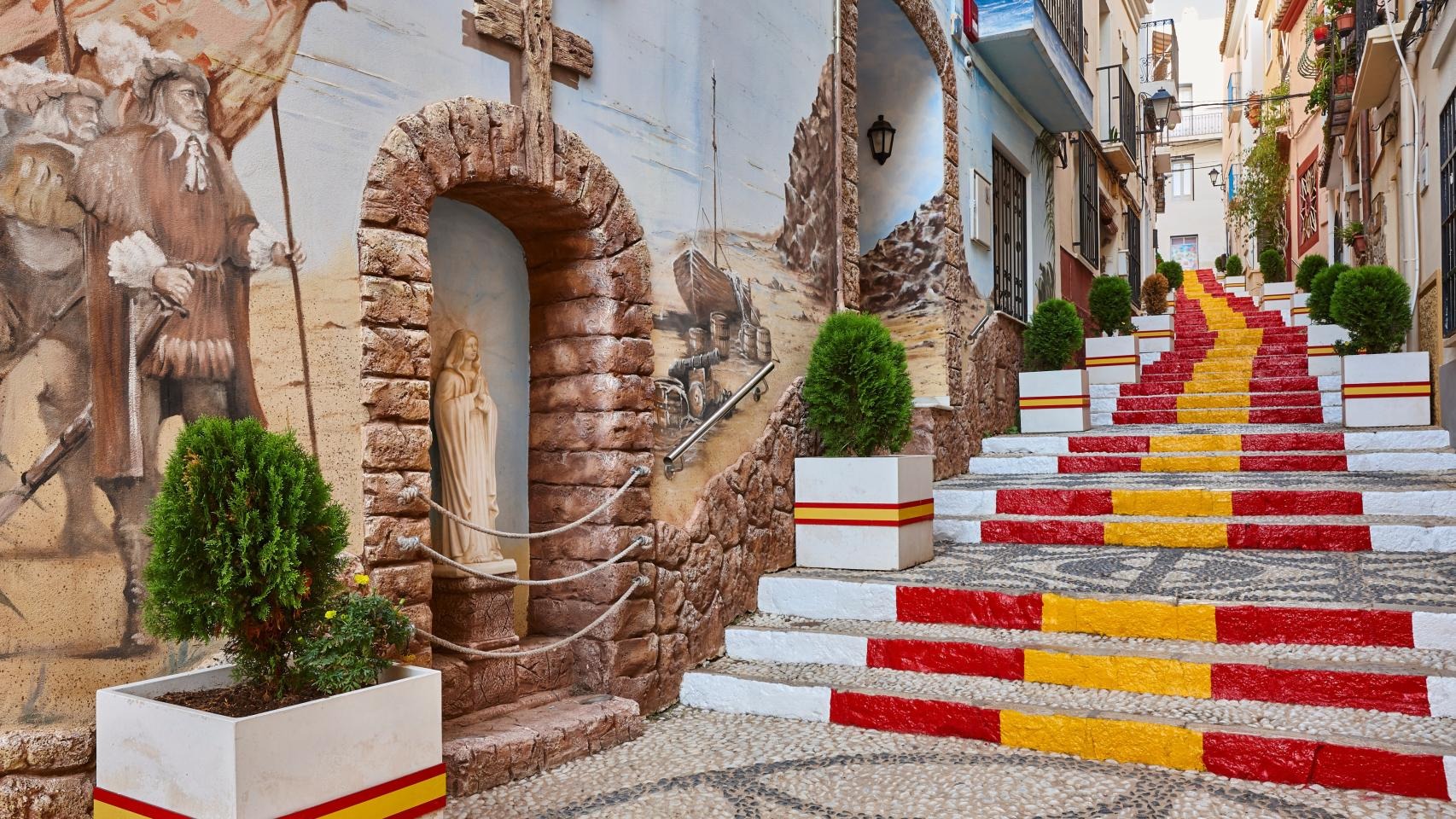 Calpe: The Jewel of Costa Blanca Where Mountains Meet the Sea - Calpe City Guides Costa Blanca El Albir Tourism & Places  - Costa Blanca Space Фото - Calle-Puchalt