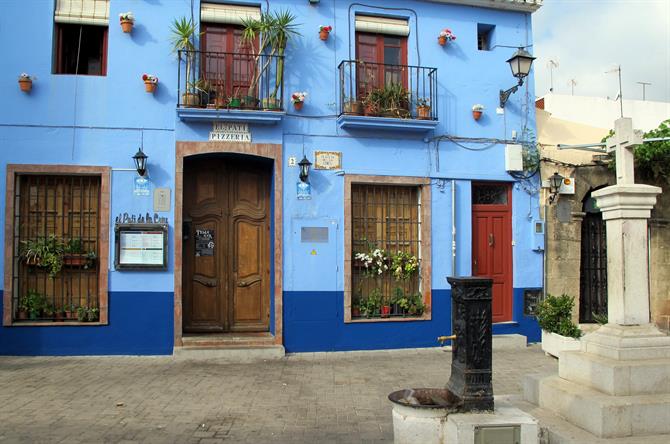 Les-Roques Дения: путеводитель по историческим местам и пляжам