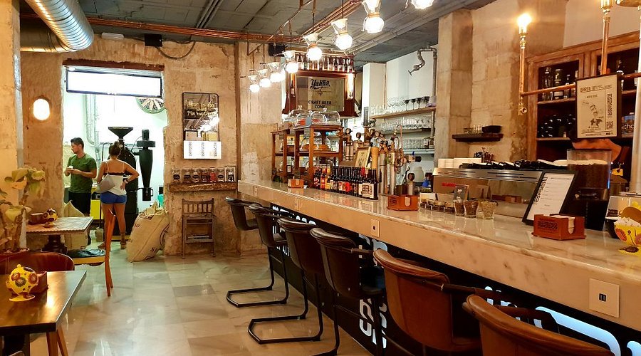 Work-friendly кафе Аликанте: где удобно работать и вкусно пить кофе - Аликанте Гастрономия Кафе и кофейни - Madness-Coffee Work-friendly кафе Аликанте: где удобно работать и вкусно пить кофе - Аликанте Гастрономия Кафе и кофейни - Costa Blanca Space Фото - Madness-Coffee