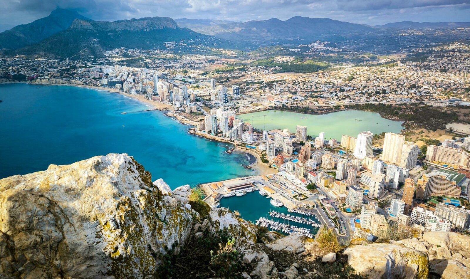 The Best Viewpoints of Costa Blanca: Views Worth Seeing - Benidorm Best-of Lists Calpe Costa Blanca El Albir Javea - Mirador-Penon-de-Ifach-e1764830378647 The Best Viewpoints of Costa Blanca: Views Worth Seeing - Benidorm Best-of Lists Calpe Costa Blanca El Albir Javea - Costa Blanca Space Фото - Mirador-Penon-de-Ifach-e1764830378647