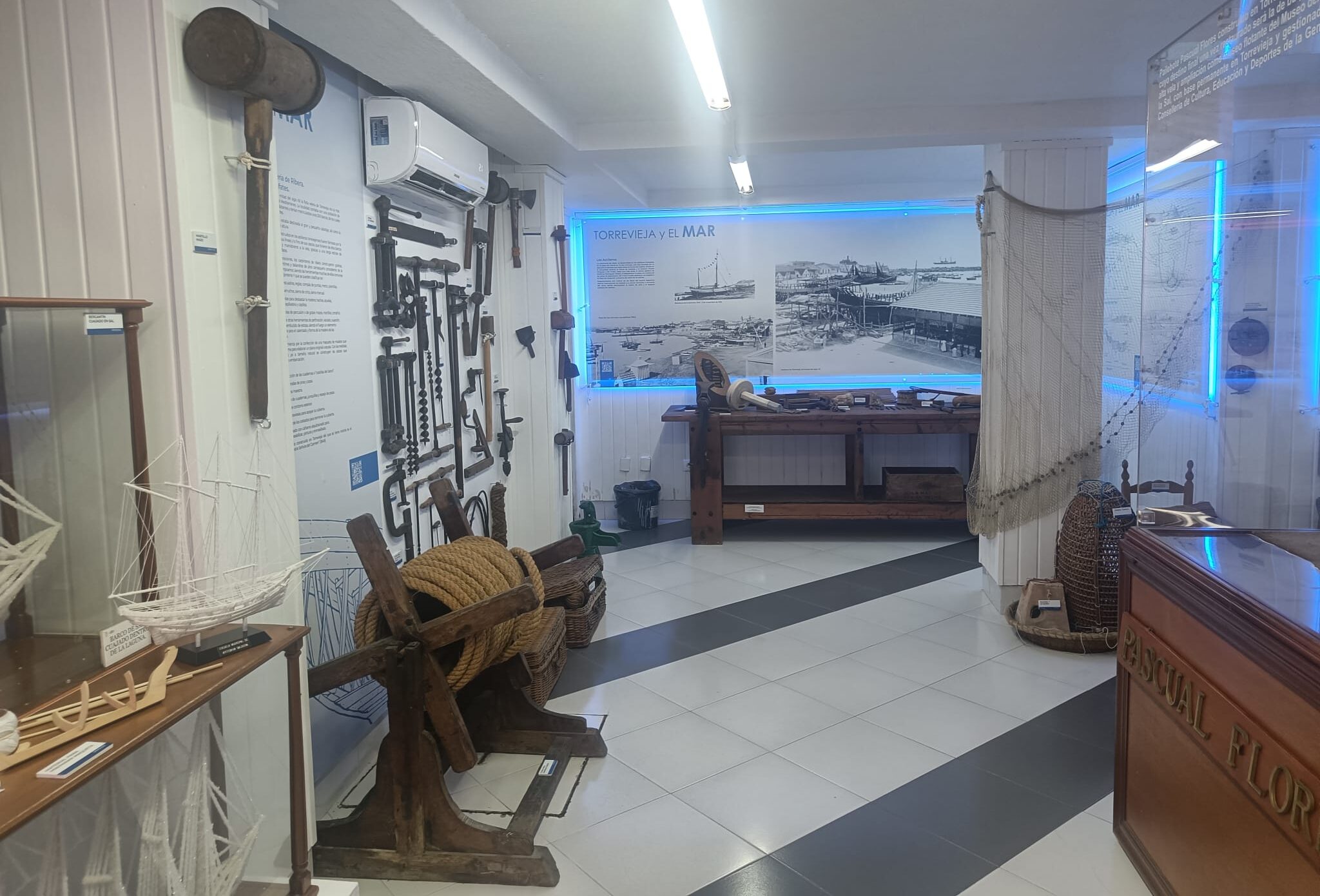 Museo-del-Mar-y-de-la-Sal-e1764872355428 Торревьеха: лучшие активности и пляжи для всей семьи