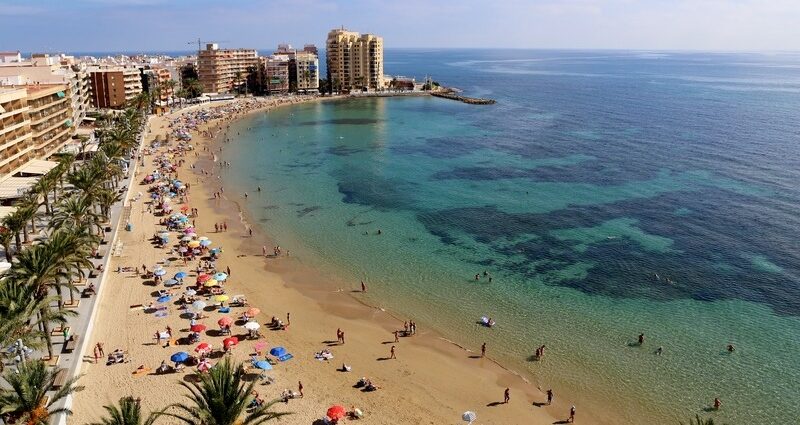 Playa-del-Cura-e1764871096345 Торревьеха: лучшие активности и пляжи для всей семьи