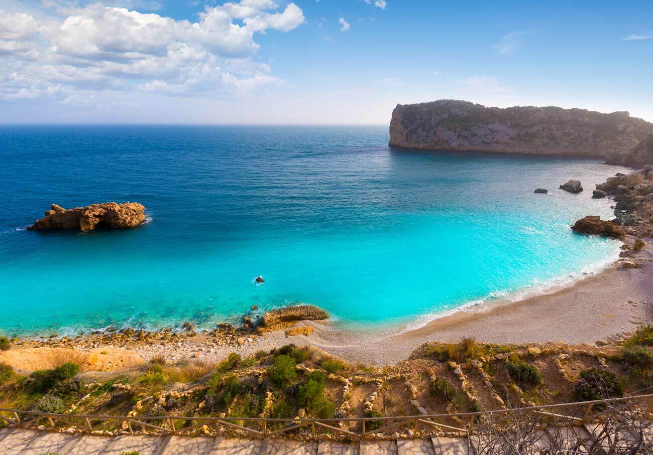 Каменистые пляжи Коста-Бланка: где красивые виды и подводный мир - Альтеа Бенидорм Бенисса Вильяхойоса Дения Коста-Бланка Остров Табарка Пляжи Туризм Хавеа Эль-Кампельо  - Costa Blanca Space Фото - ambolo-rocky-turquoise