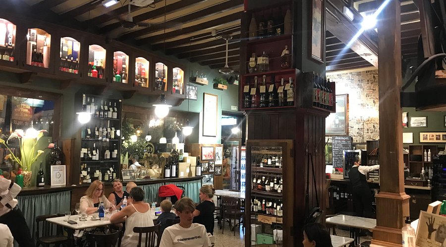 Винные бары Коста-Бланка: где попробовать местные вина - Гастрономия Национальная кухня - bodega-casa-benjamin Винные бары Коста-Бланка: где попробовать местные вина - Гастрономия Национальная кухня - Costa Blanca Space Фото - bodega-casa-benjamin