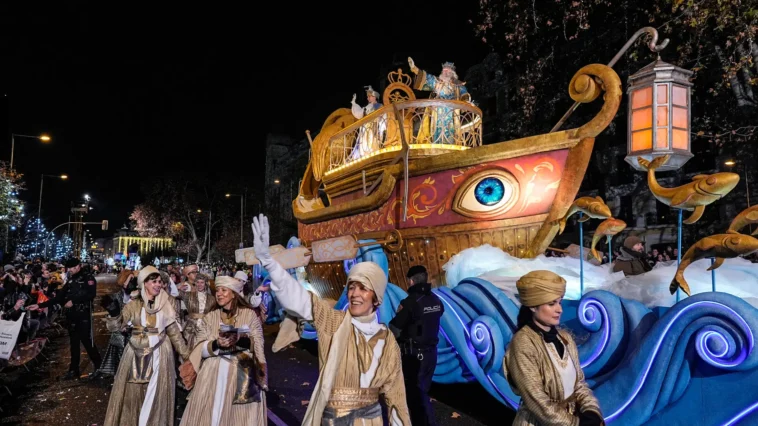 Cabalgata de Reyes: Парад Трёх Королей в Испании 5 января