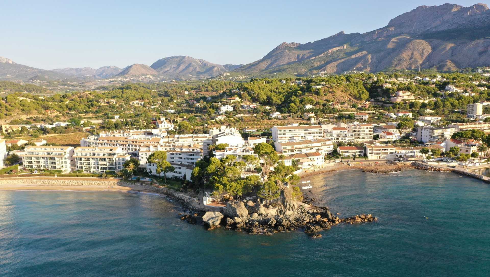 cala-del-soio-altea-e1764928906110 Альтея: художественные улицы и море