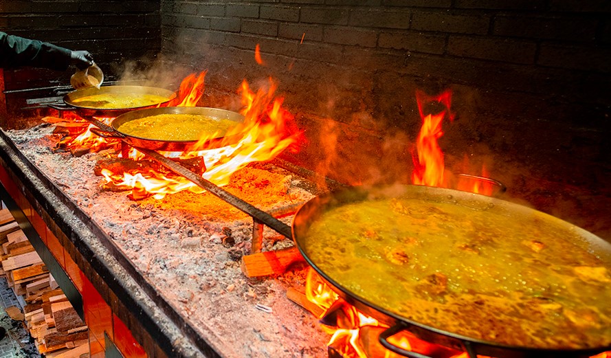 Где попробовать настоящую паэлью на Коста-Бланка - Аликанте Гастрономия Дения Кальпе Коста-Бланка Лучшие места / подборки Национальная кухня Хавеа  - Costa Blanca Space Фото - casa-carmela-interior