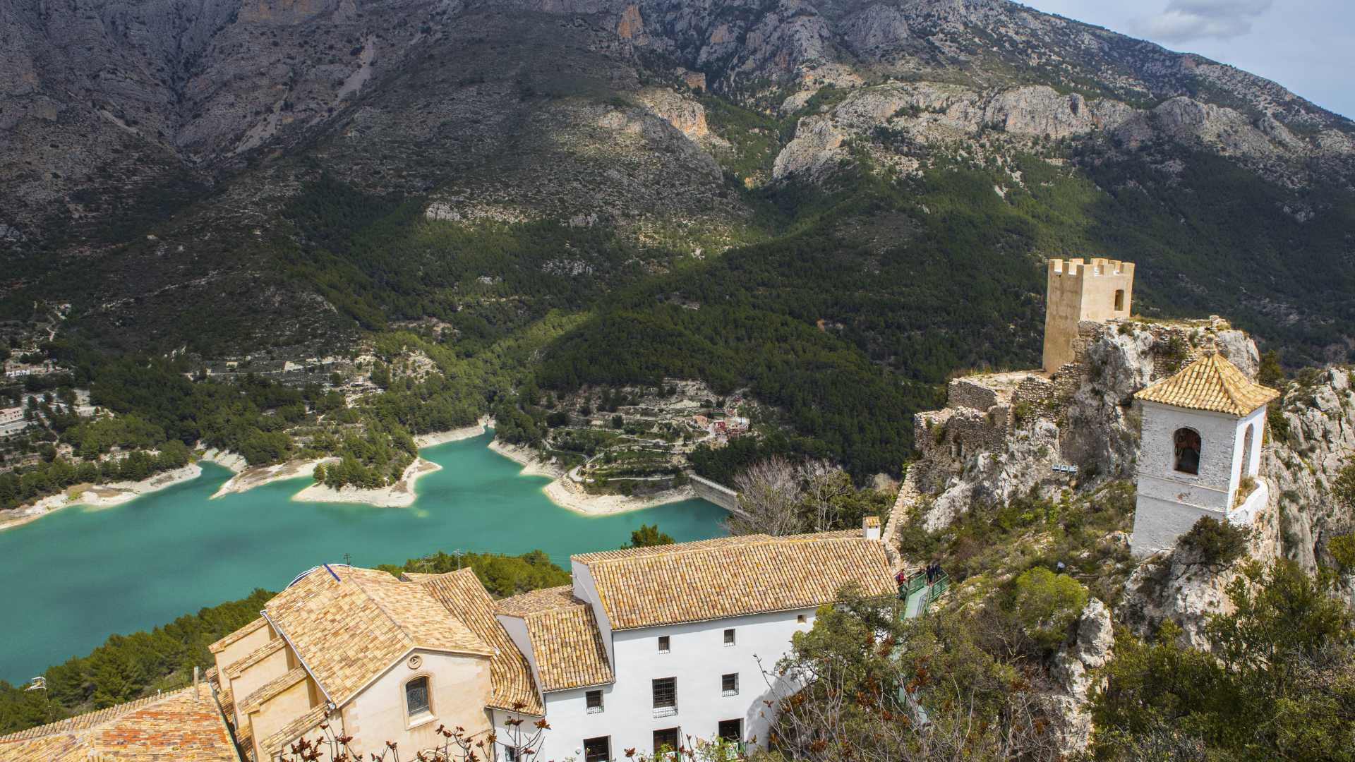 castell-de-guadalest-castle Гвадалест: деревня с замком и уникальными музеями
