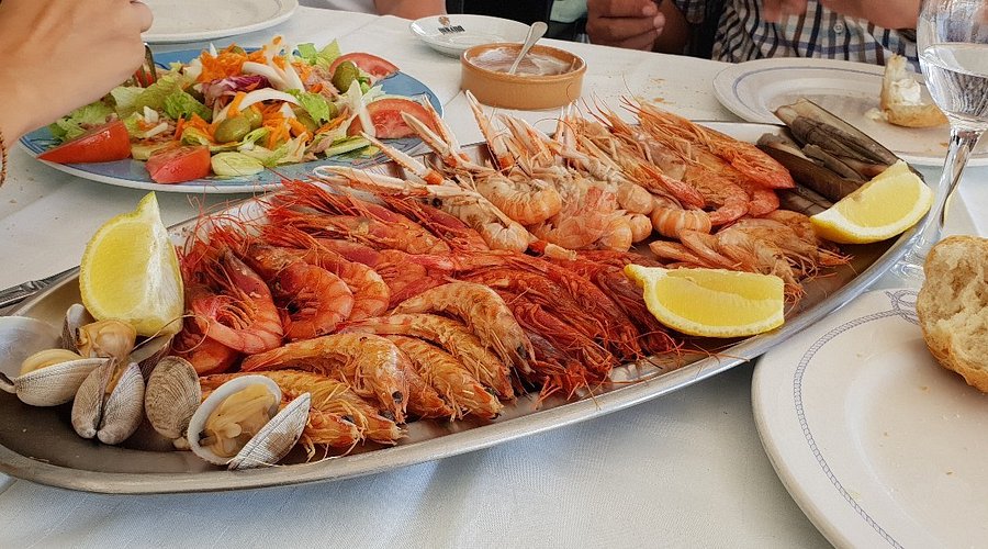 Бенидорм для гурманов: куда идти за вкусной едой - Бенидорм Гайды по городам Гастрономия  - Costa Blanca Space Фото - club-nautico-benidorm-mariscos-plato