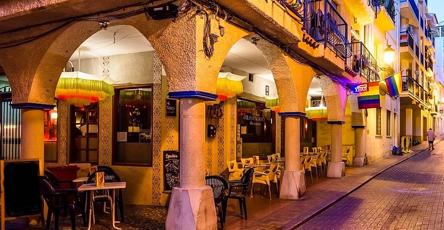 Бенидорм для гурманов: куда идти за вкусной едой - Бенидорм Гайды по городам Гастрономия  - Costa Blanca Space Фото - el-papagayo-old-town