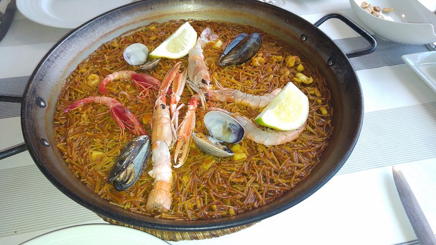 Валенсийская кухня: что попробовать в Коста-Бланка - Гастрономия Коста-Бланка Национальная кухня - fideua-el-raset-denia-authentic Валенсийская кухня: что попробовать в Коста-Бланка - Гастрономия Коста-Бланка Национальная кухня - Costa Blanca Space Фото - fideua-el-raset-denia-authentic