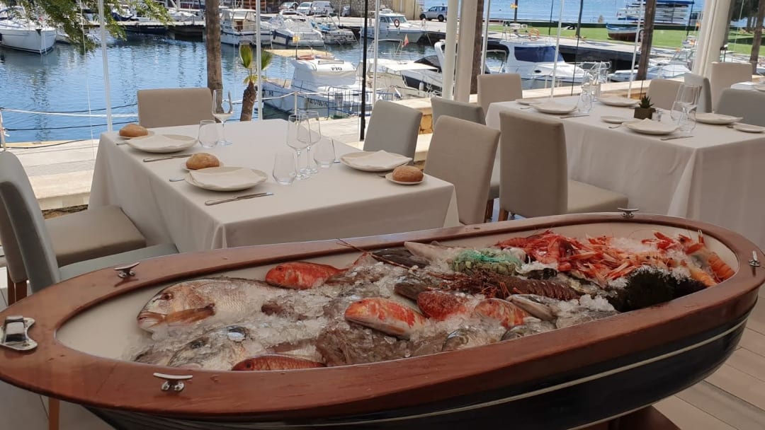 Вильяхойоса: Гастрономический гид. Шоколад, лучшие рестораны и традиции Коста-Бланки - Вильяхойоса Гайды по городам Гастрономия - hogar-del-pescador-seafood-display Вильяхойоса: Гастрономический гид. Шоколад, лучшие рестораны и традиции Коста-Бланки - Вильяхойоса Гайды по городам Гастрономия - Costa Blanca Space Фото - hogar-del-pescador-seafood-display