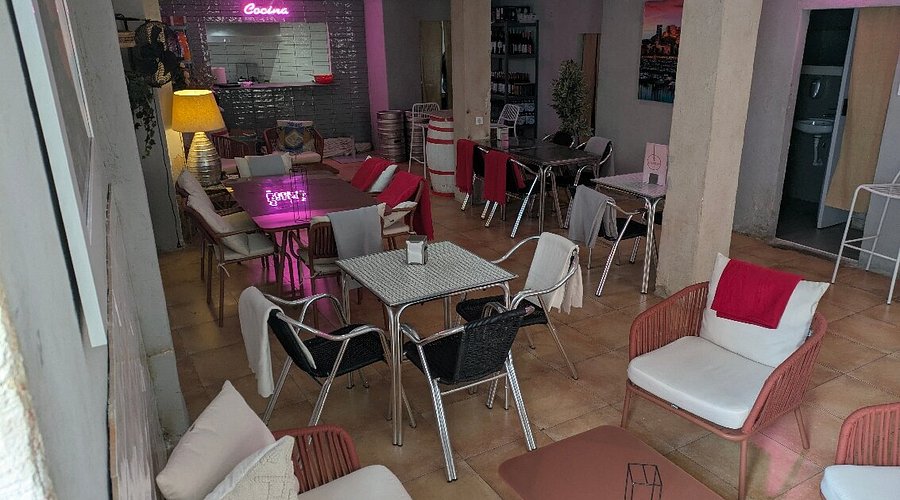 Гид по тапас-барам: лучшие места для дегустации - Гастрономия Национальная кухня - la-fabrica-alicante-interior Гид по тапас-барам: лучшие места для дегустации - Гастрономия Национальная кухня - Costa Blanca Space Фото - la-fabrica-alicante-interior