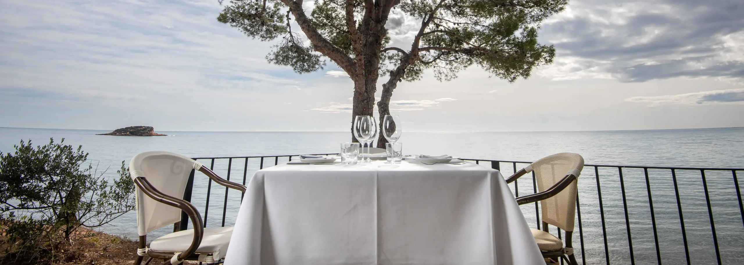 Лучшие рестораны Коста-Бланка с потрясающим видом - Аликанте Альтеа Гастрономия Дения Коста-Бланка Лучшие места / подборки Торевьеха Хавеа  - Costa Blanca Space Фото - lolleta-seaside-terrace-0