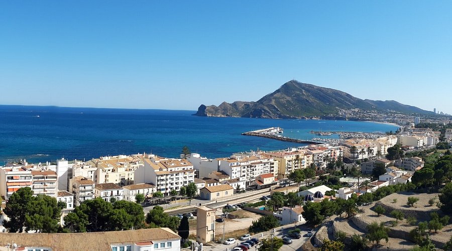 mirador-cronistas-altea Альтея: художественные улицы и море