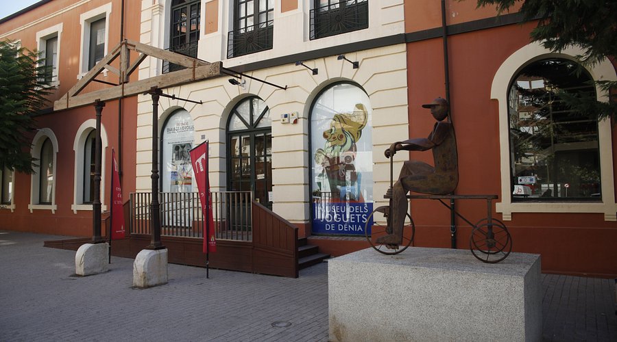 museo-del-juguete Дения: путеводитель по историческим местам и пляжам