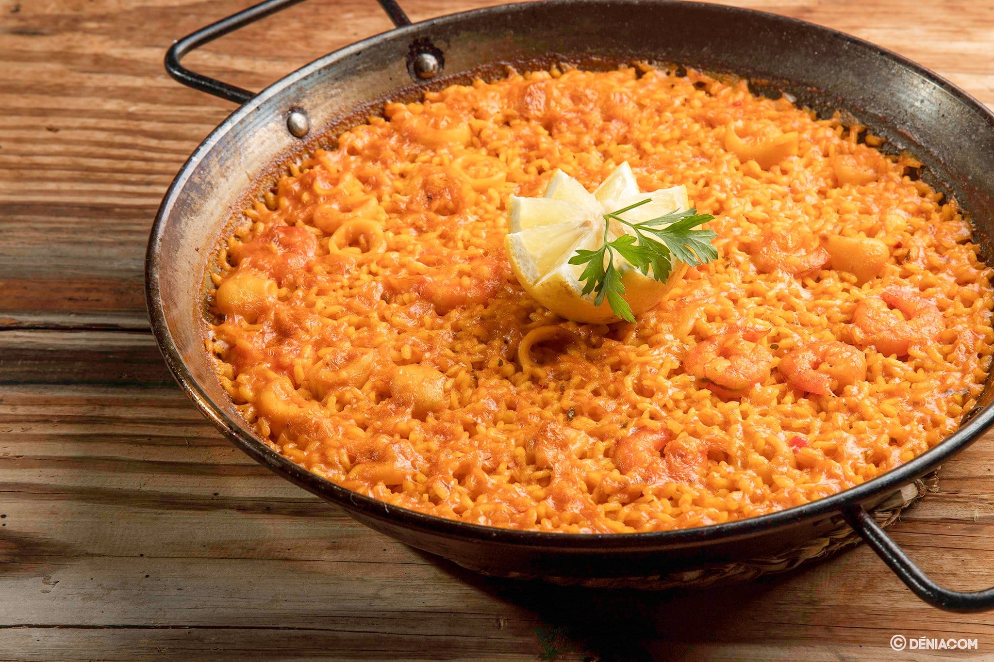 Дения: где попробовать лучшие рыбные блюда - Гайды по городам Гастрономия - paella-de-pescado-arrozes Дения: где попробовать лучшие рыбные блюда - Гайды по городам Гастрономия - Costa Blanca Space Фото - paella-de-pescado-arrozes