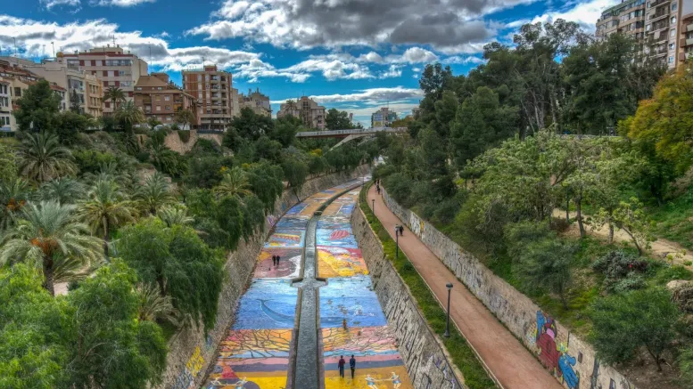 Эльче: пальмовые рощи и культурные маршруты - Маршруты Путеводители по городам Туризм Эльче  - Costa Blanca Space Фото - parque-del-rio-vinalopo