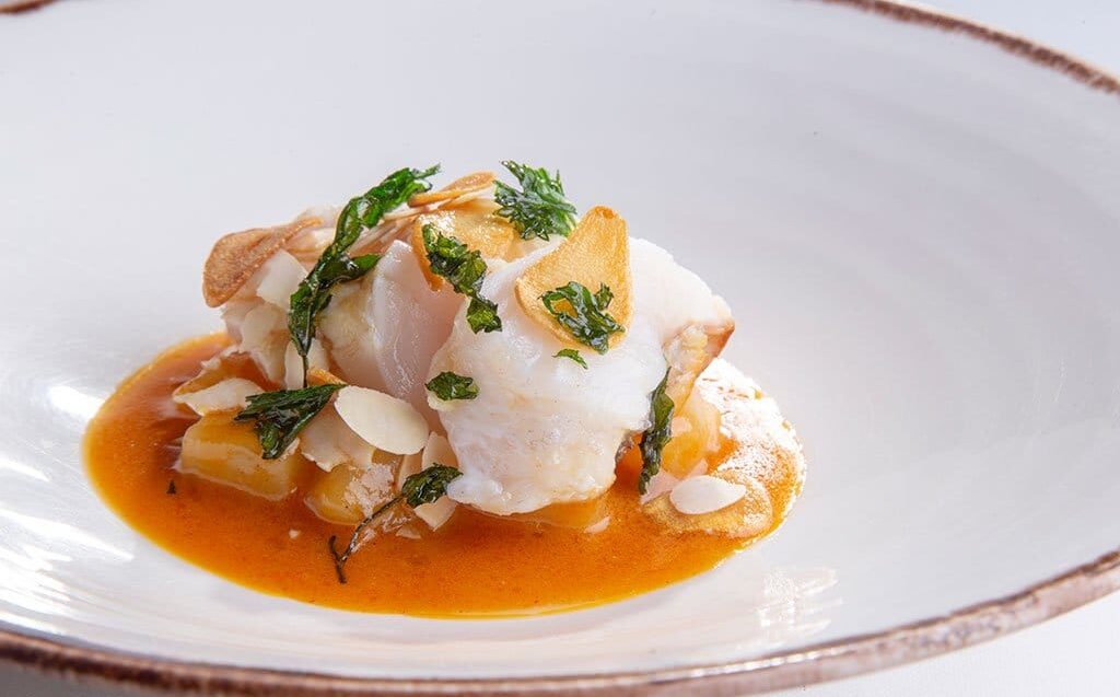 Хавеа: гастрономический тур по городу и побережью - Гайды по городам Гастрономия Хавеа  - Costa Blanca Space Фото - pescado-la-perla-de-javea-e1766936082129