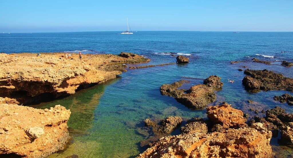 platja-de-les-rotes-e1764863887246 Дения: путеводитель по историческим местам и пляжам