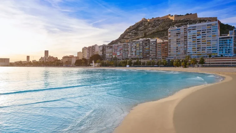 Family-Friendly Beaches Costa Blanca – Safe & Relaxing Spots for Kids