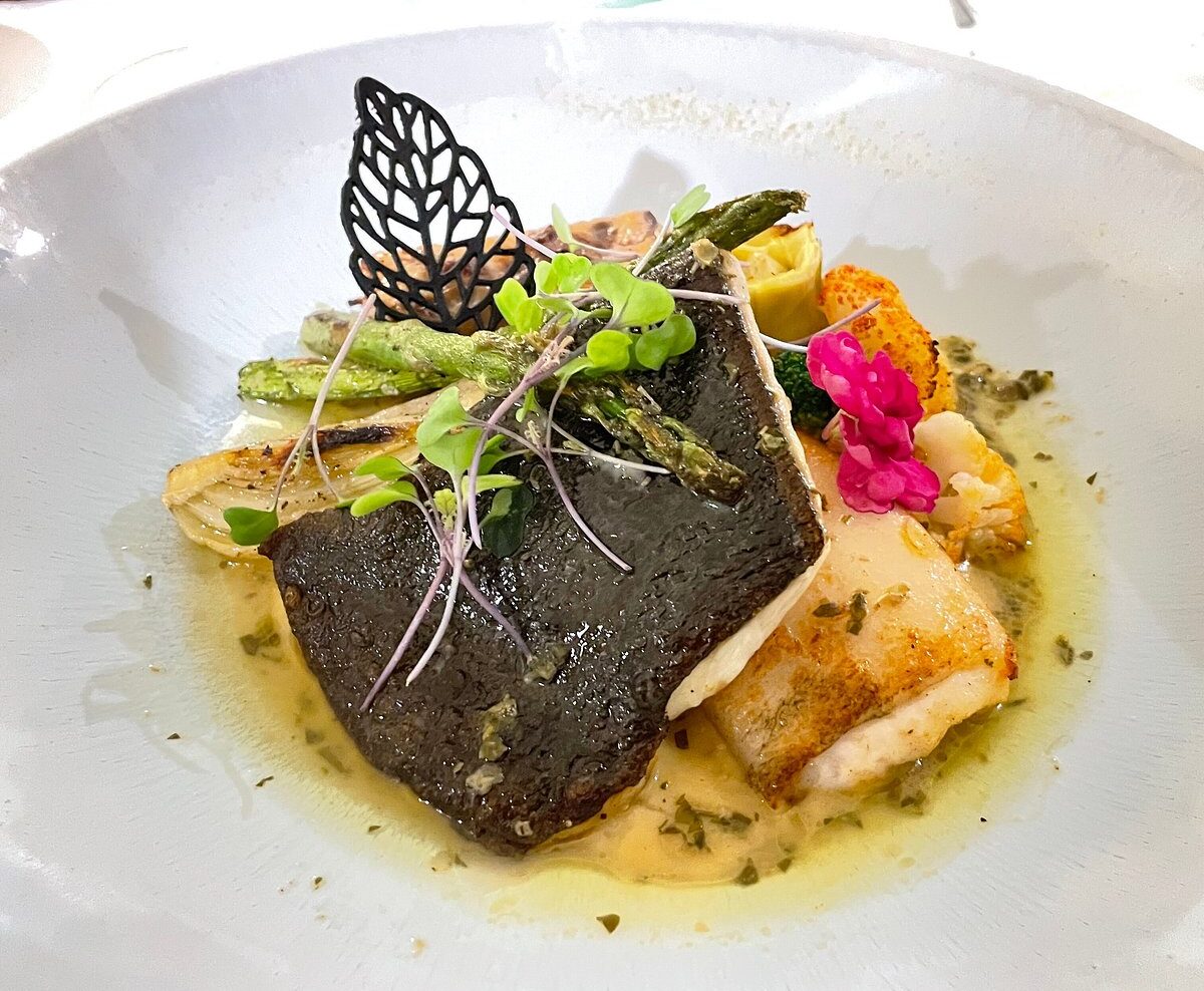 Морейра: секретные рестораны и бары для туристов - Гайды по городам Гастрономия Морейра  - Costa Blanca Space Фото - restaurante_le_dauphin_eat-e1767035078761