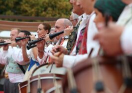 Мелодии Коста-Бланки: народная музыка и местные традиции<span class="rmp-archive-results-widget "><i class=" rmp-icon rmp-icon--ratings rmp-icon--star rmp-icon--full-highlight"></i><i class=" rmp-icon rmp-icon--ratings rmp-icon--star rmp-icon--full-highlight"></i><i class=" rmp-icon rmp-icon--ratings rmp-icon--star rmp-icon--full-highlight"></i><i class=" rmp-icon rmp-icon--ratings rmp-icon--star rmp-icon--full-highlight"></i><i class=" rmp-icon rmp-icon--ratings rmp-icon--star rmp-icon--full-highlight"></i> <span>5 (1)</span></span>