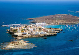 Остров Табарка — панорамный вид побережья и морского заповедника