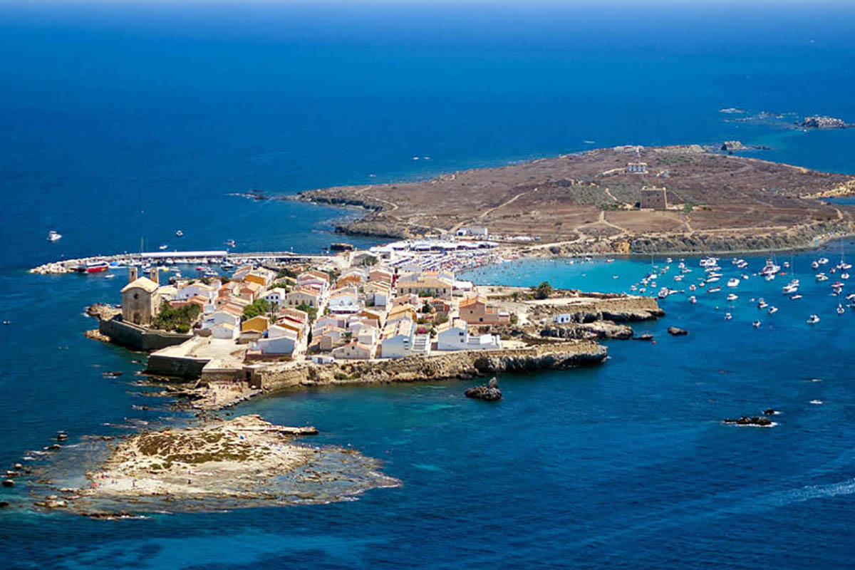 Лучшие места для плавания с маской и снорклинга - Активности Альтеа Кальпе Коста-Бланка Лучшие места / подборки Морейра Пляжи Санта-Пола Торевьеха Туризм Хавеа  - Costa Blanca Space Фото - tabarca-1