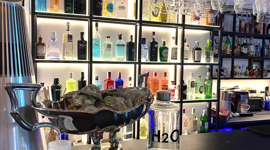 Топ-10 баров Аликанте для вечернего отдыха - Аликанте Гастрономия Лучшие места / подборки - tiempo-gin-collection Топ-10 баров Аликанте для вечернего отдыха - Аликанте Гастрономия Лучшие места / подборки - Costa Blanca Space Фото - tiempo-gin-collection