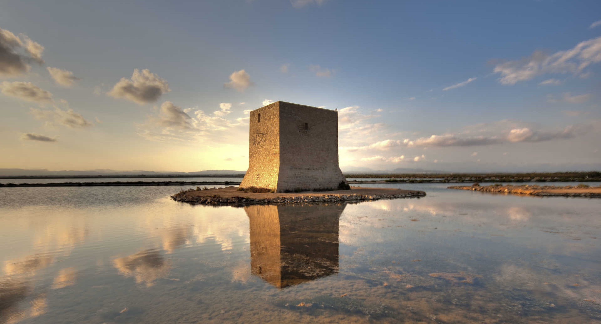 torre-tamarit-santapola-e1764959272413 Санта-Пола: пляжи, рынок и природные парки