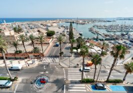 Торревьеха: панорама города и порта Коста-Бланка