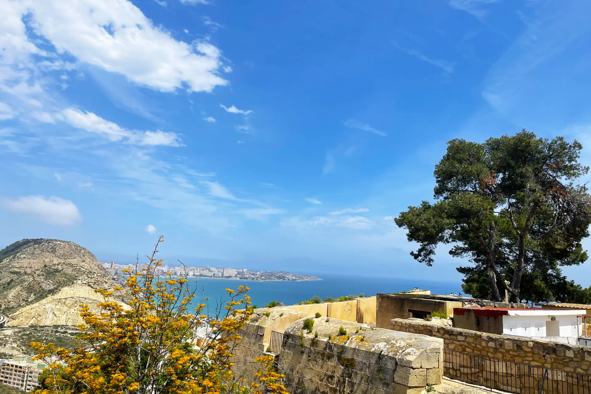 Santa Bárbara Castle in Alicante – How to Get There, What to See & Why It’s Worth Visiting - Alicante Costa Blanca  - Costa Blanca Space Фото - Krepost-Santa-Barbara-v-Alikante-1-1-1