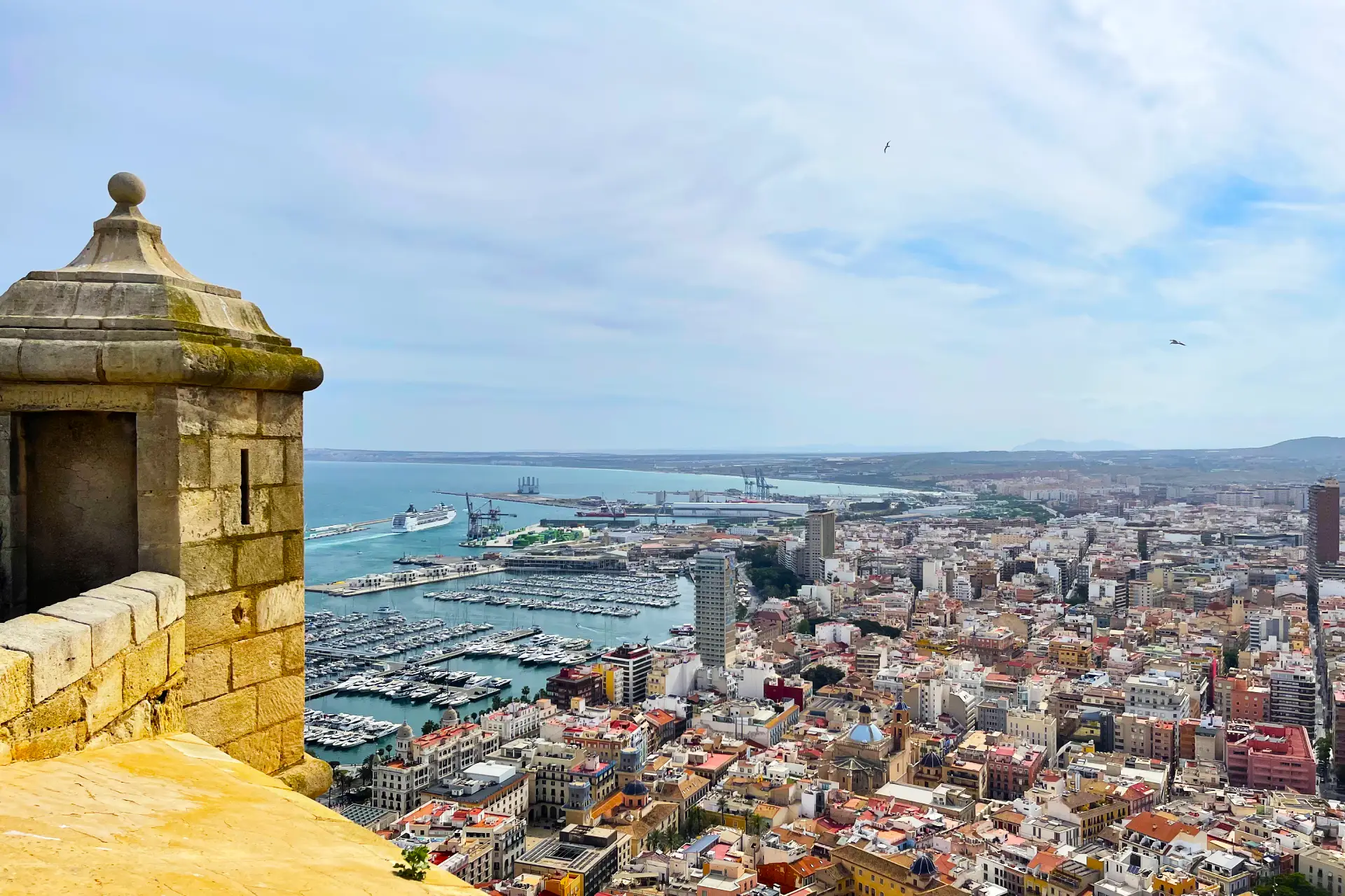 Santa Bárbara Castle in Alicante – How to Get There, What to See & Why It’s Worth Visiting - Alicante Costa Blanca  - Costa Blanca Space Фото - Krepost-Santa-Barbara-v-Alikante-2-1-1