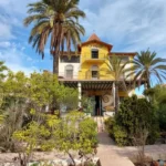 Экскурсии с гидом по вилле Villa Adelaida — Центр искусств, наук и литературы Hans-Maribel-Shami в Санта-Поле